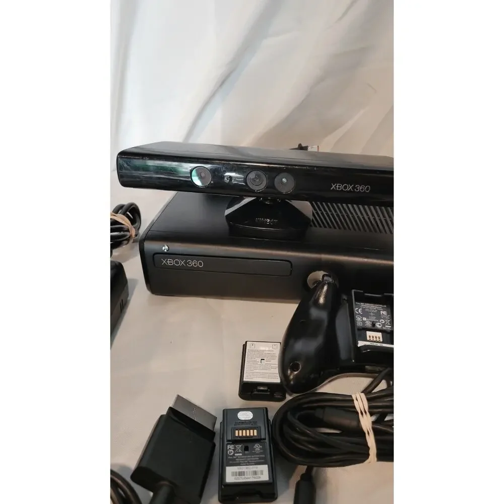 Microsoft Xbox 360 S Console Model 1439 Bundle w/ Controller & OEM Power Supply